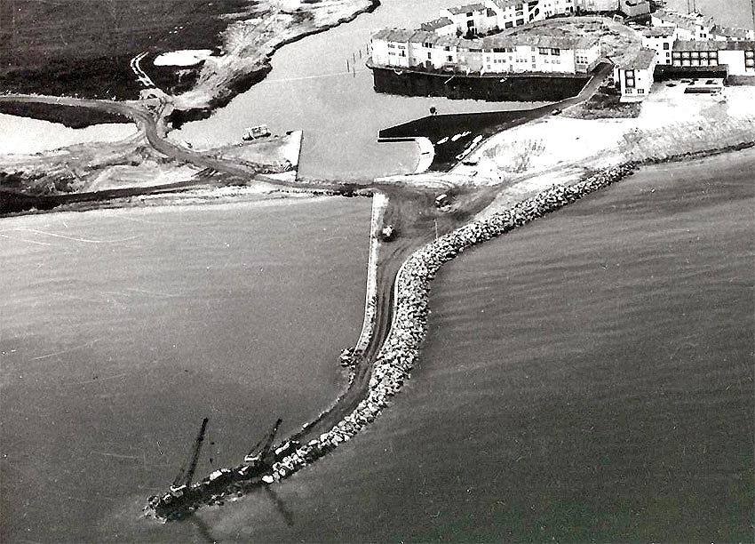 construction de la jetee Port Grimaud