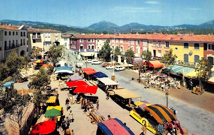 place du Marche PORT GRIMAUD