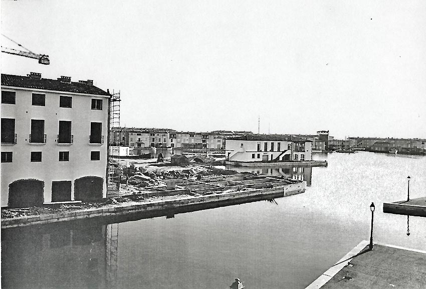 place du march en construction