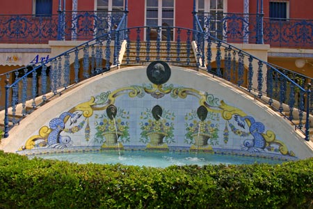 fontaine port grimaud